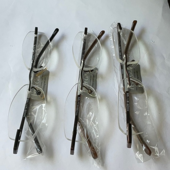 New Foster Grant Reading Glasses 1.25 - Picture 2 of 4